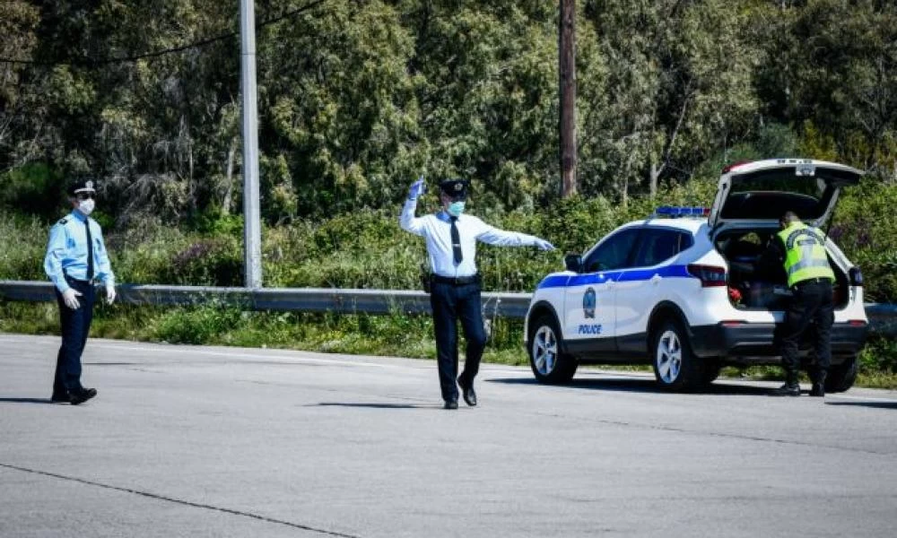 ΙΧ και μετακινήσεις: Τι επιτρέπεται και τι καταργείται – Αλλάζει το όριο των επιβατών